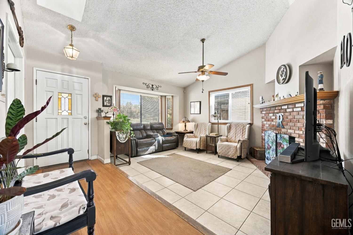 8809 District Blvd photo 4