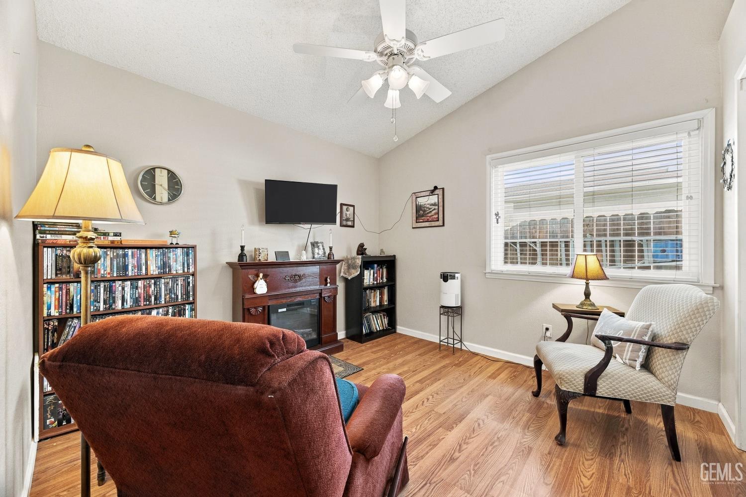 8809 District Blvd photo 5