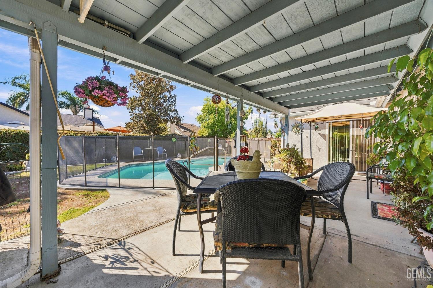 8809 District Blvd photo 17