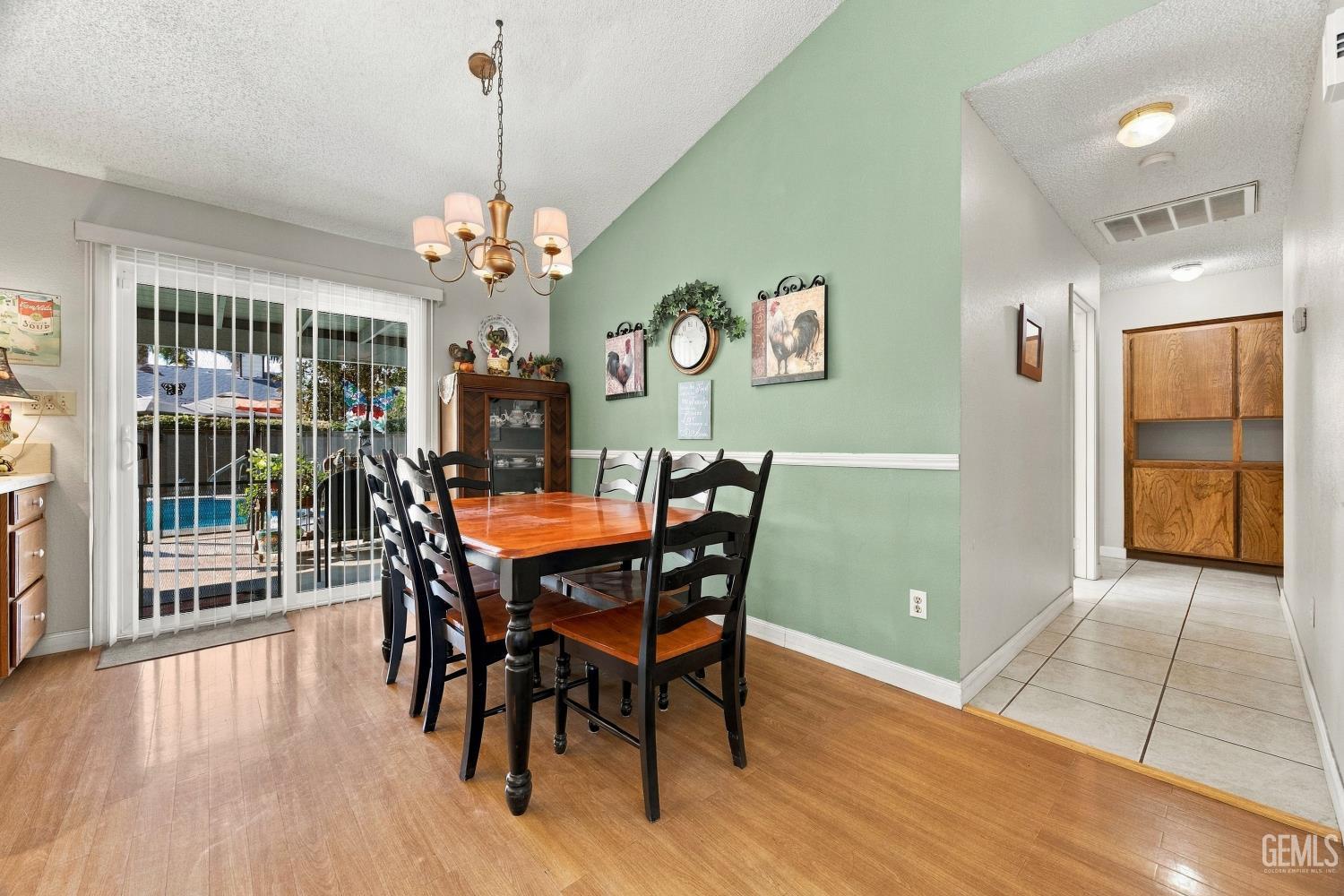 8809 District Blvd photo 14