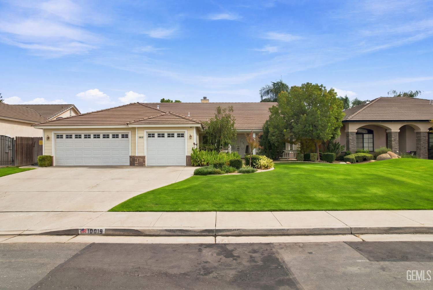 10019 Laurel Park Ave, Bakersfield, CA 93312 front exterior