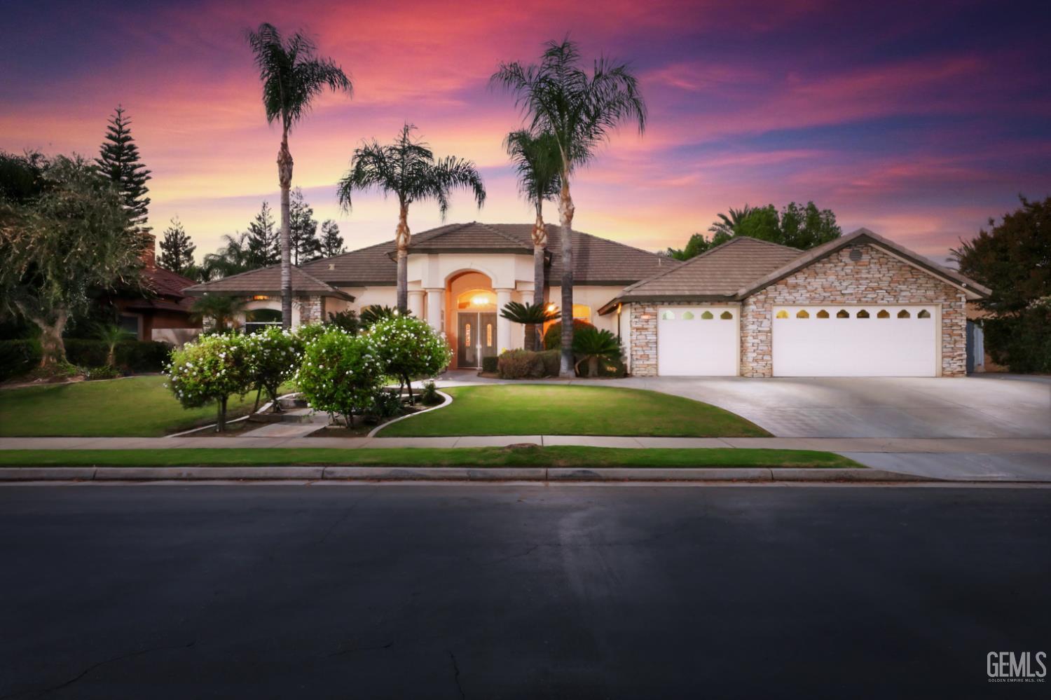 12304 Portebello Dr, Bakersfield, CA 93312 front exterior