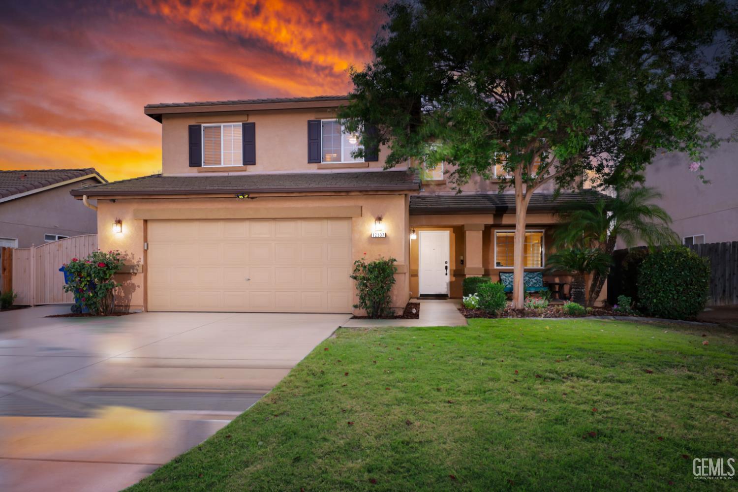 12307 Great Country Dr, Bakersfield, CA 93312 front exterior