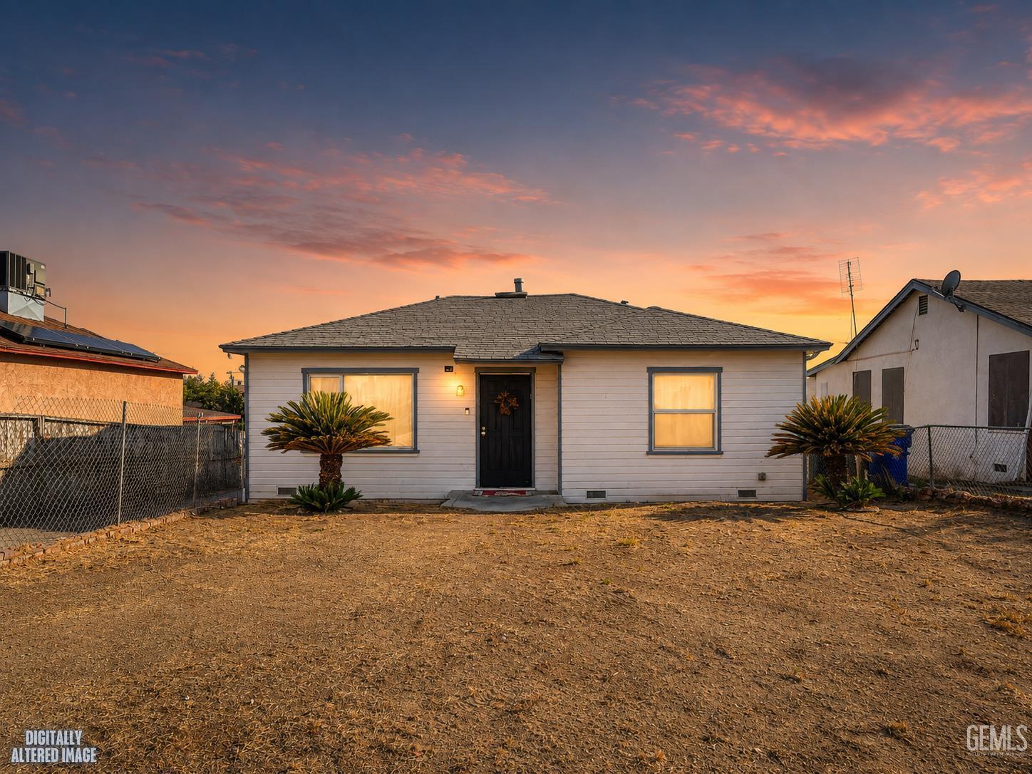 1507 Pearl St, Bakersfield, CA 93305 front exterior