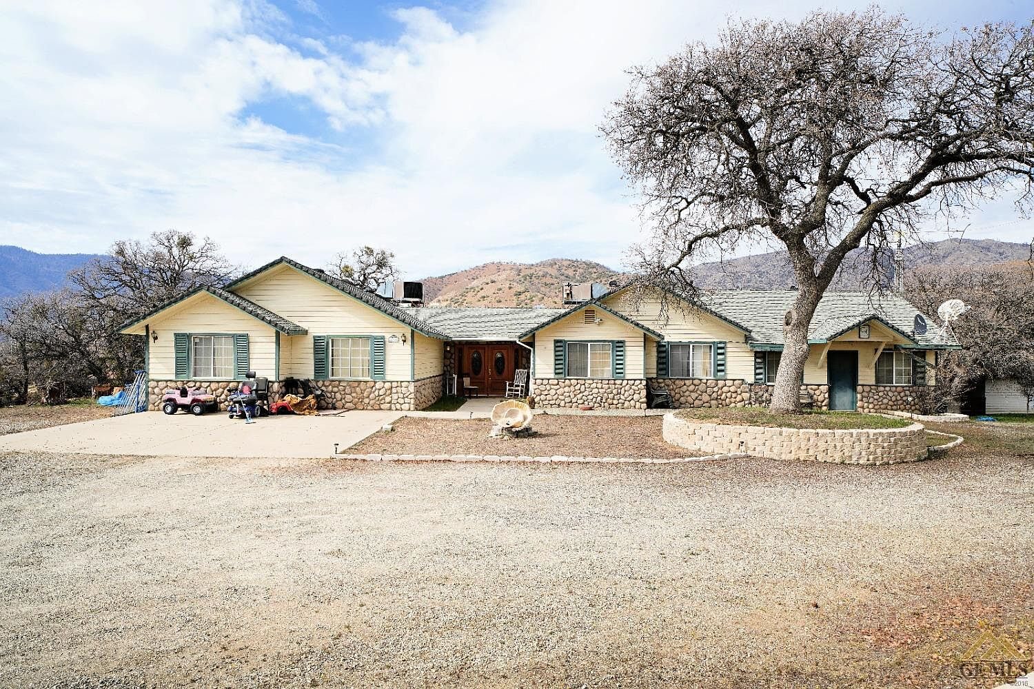20735 Schell Ranch Rd, Caliente, CA 93518 front exterior