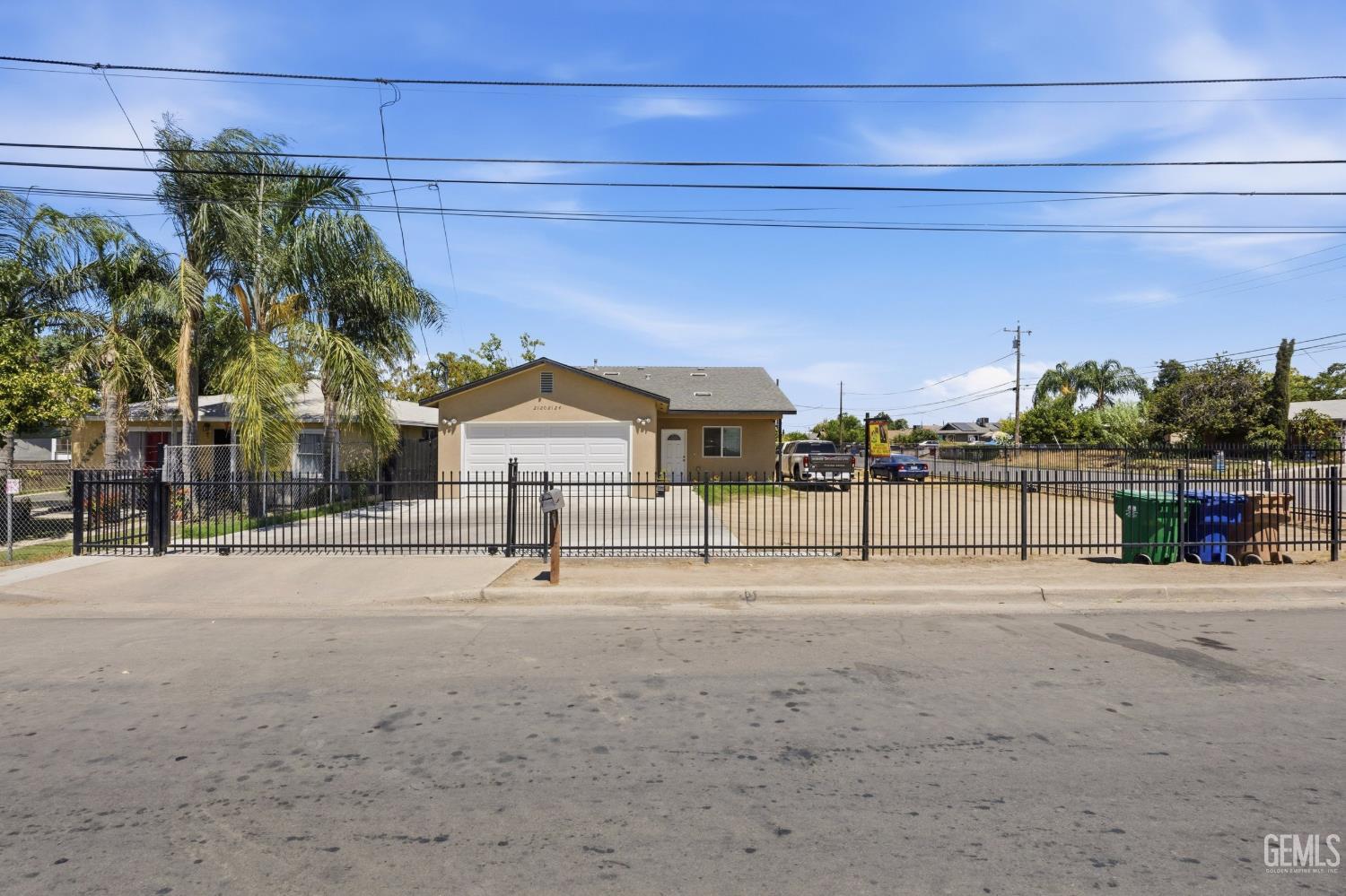2120–2124 S M St, Bakersfield, CA 93304 front exterior