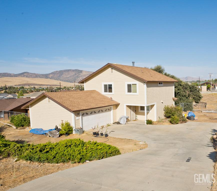 21540 Westwood Blvd, Tehachapi, CA 93561 front exterior