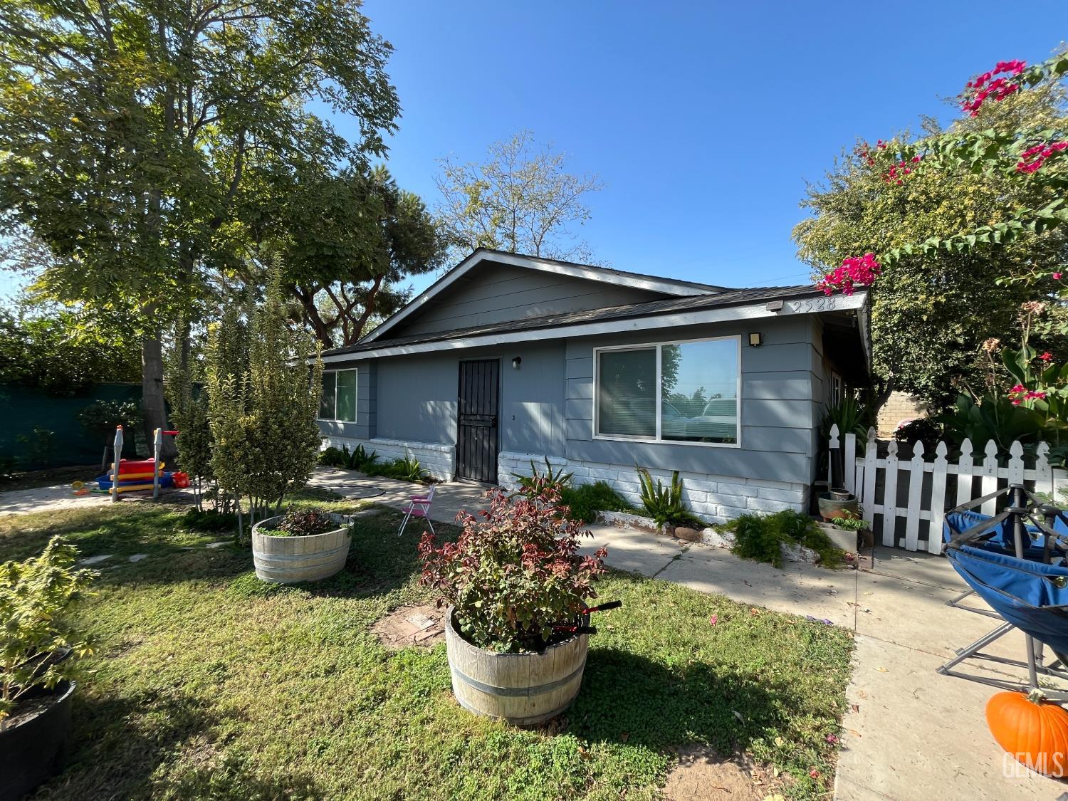 2528 Security Ave, Bakersfield, CA 93306 front exterior