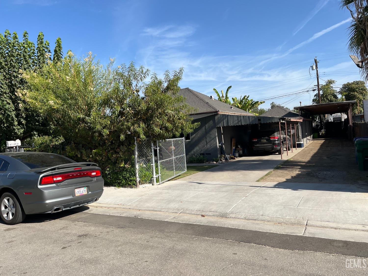 258 Garden Dr, Bakersfield, CA 93313 front exterior