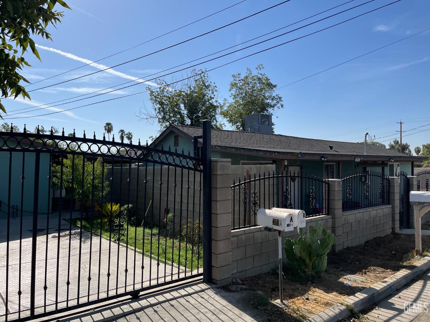 301 Cooley Dr, Bakersfield, CA 93306 front exterior