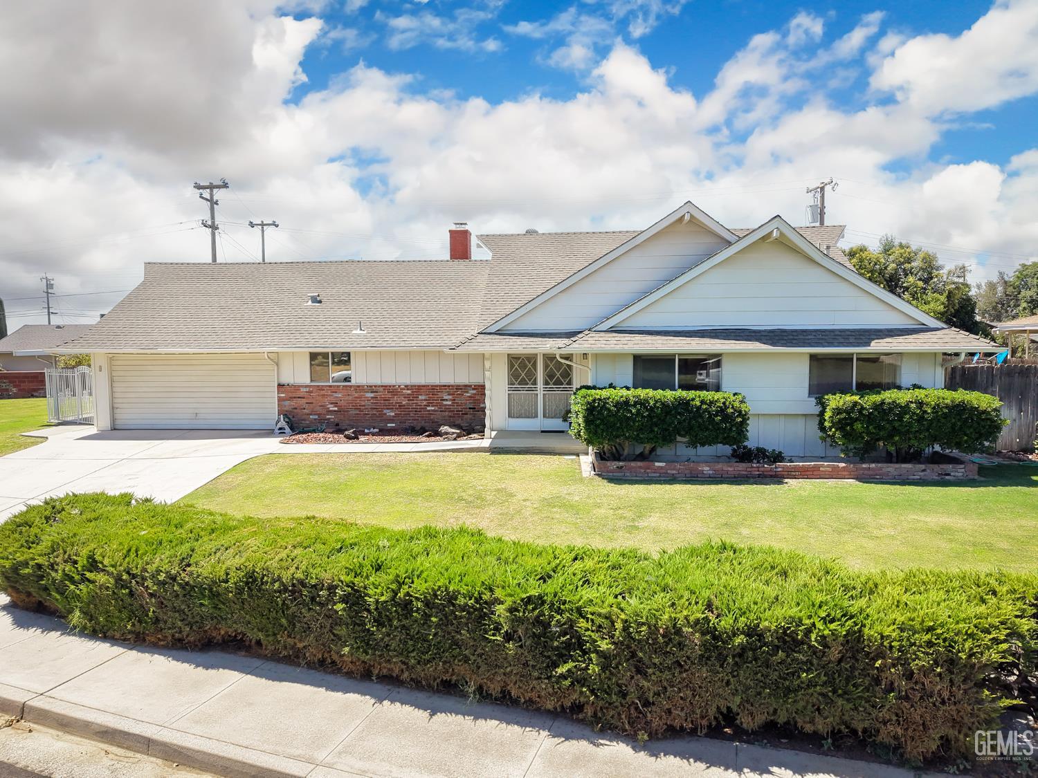 4113 McKelvey Ct, Bakersfield, CA 93308 front exterior