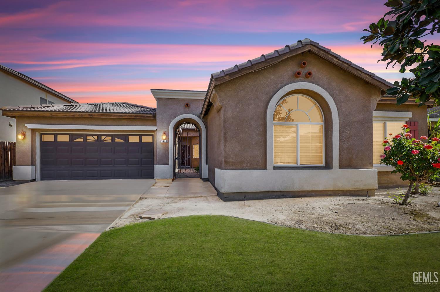 5306 Vista Del Mar Ave, Bakersfield, CA 93311 front exterior