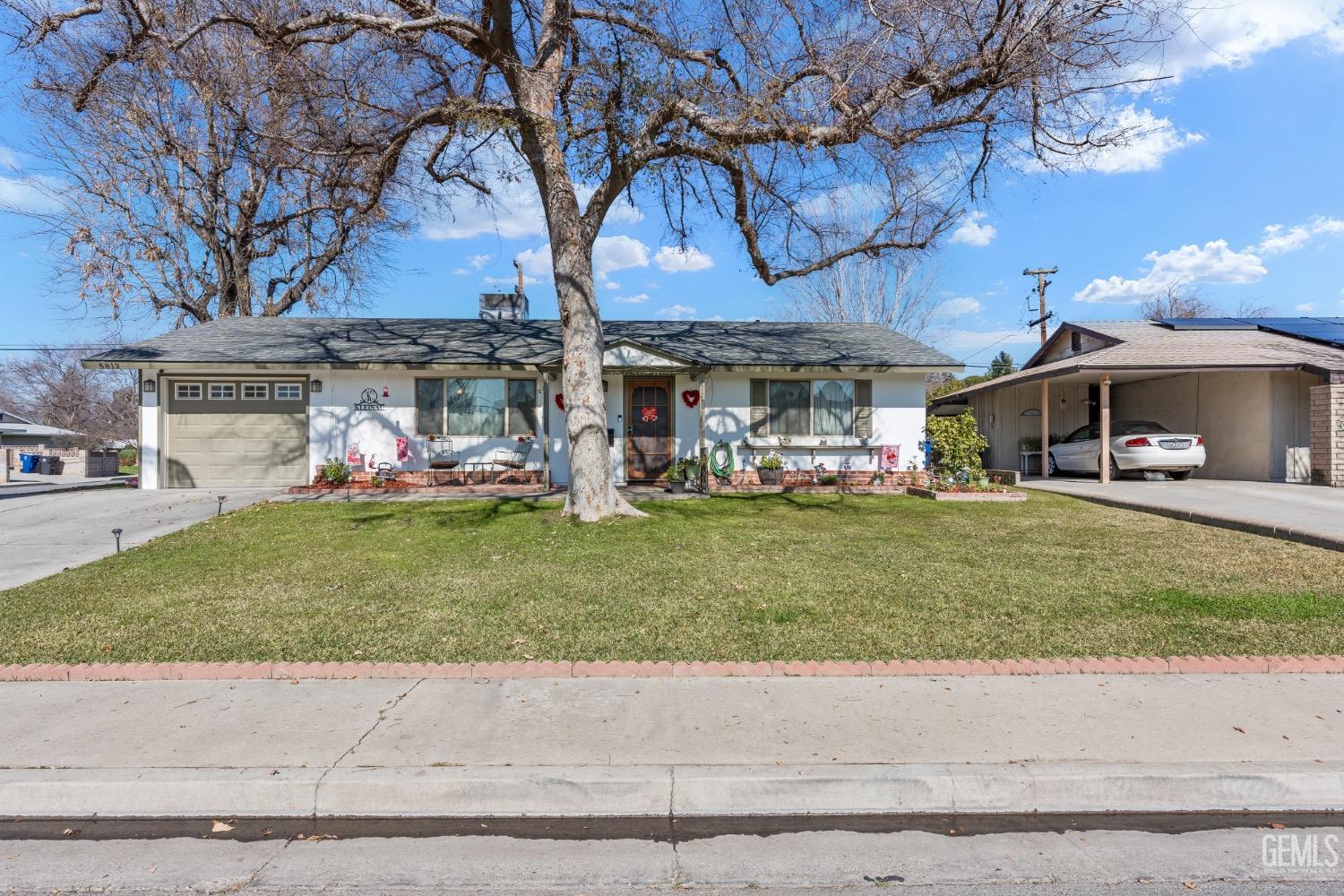 5812 Burke Way, Bakersfield, CA 93309 front exterior