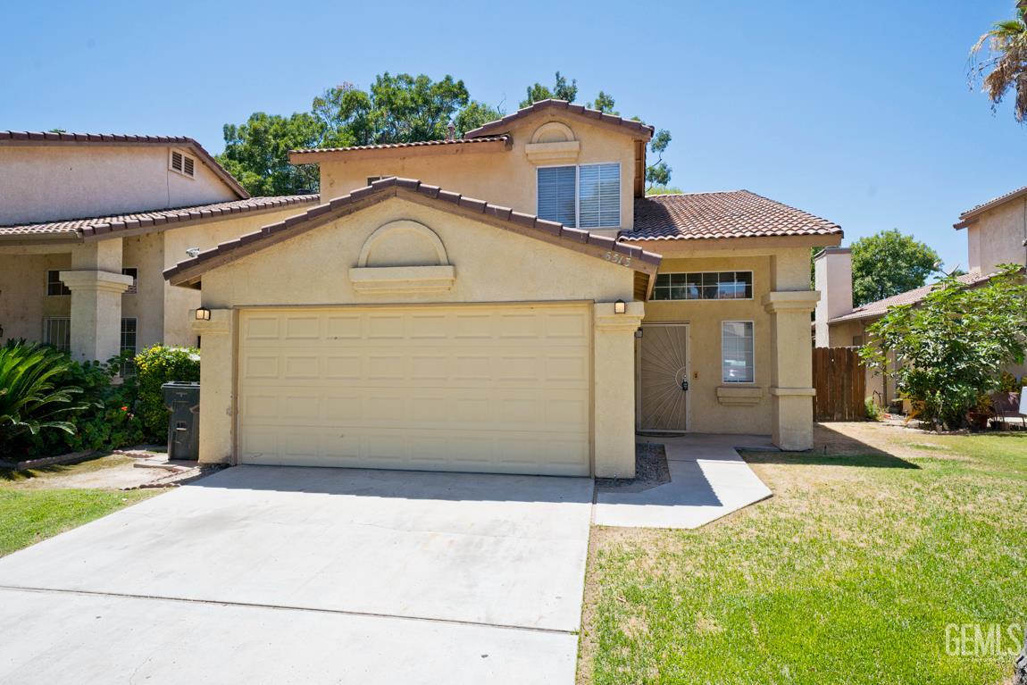 6513 Pine View Dr, Bakersfield, CA 93307 front exterior