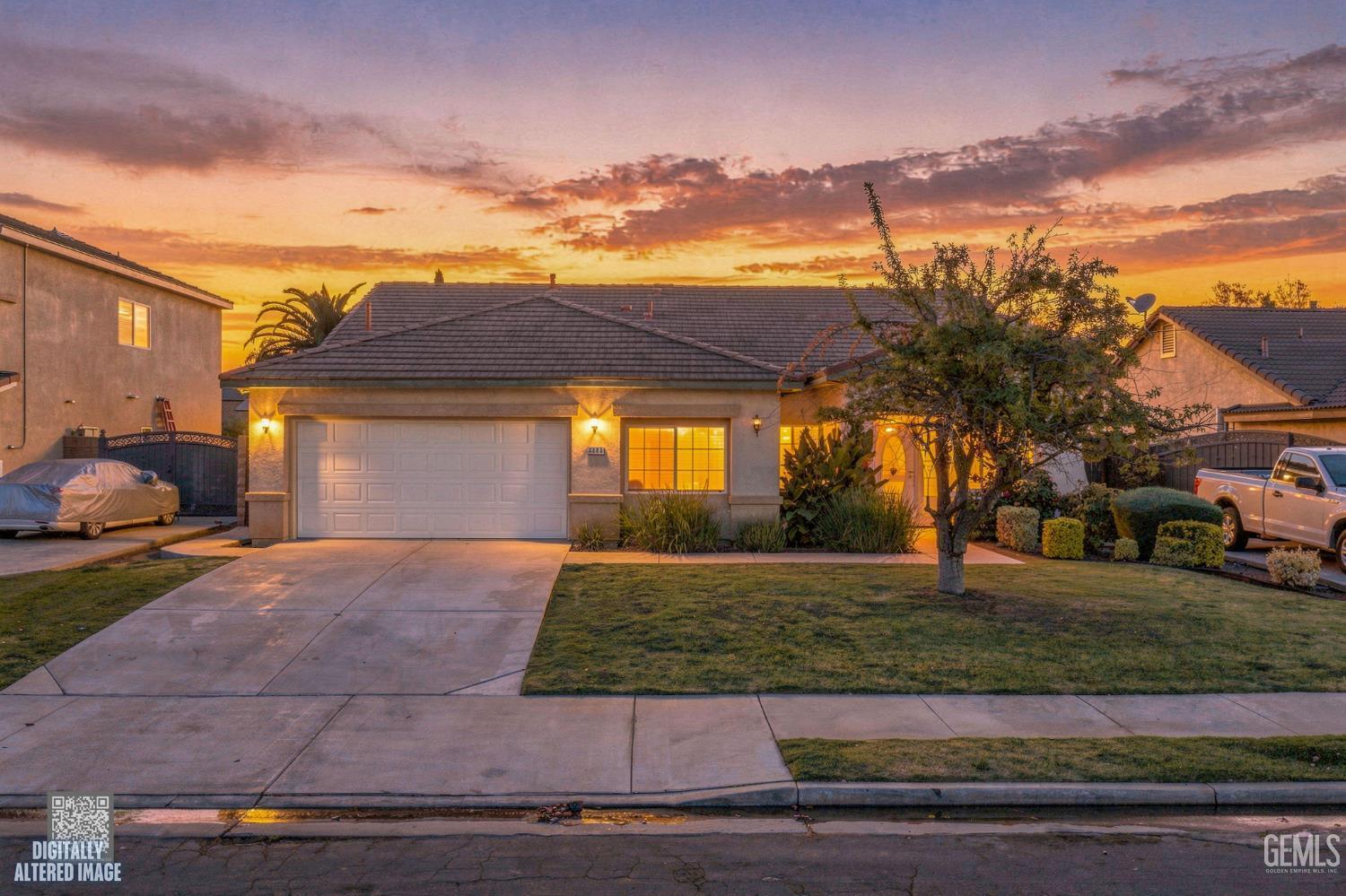 6605 Chinook Falls Dr at sunset