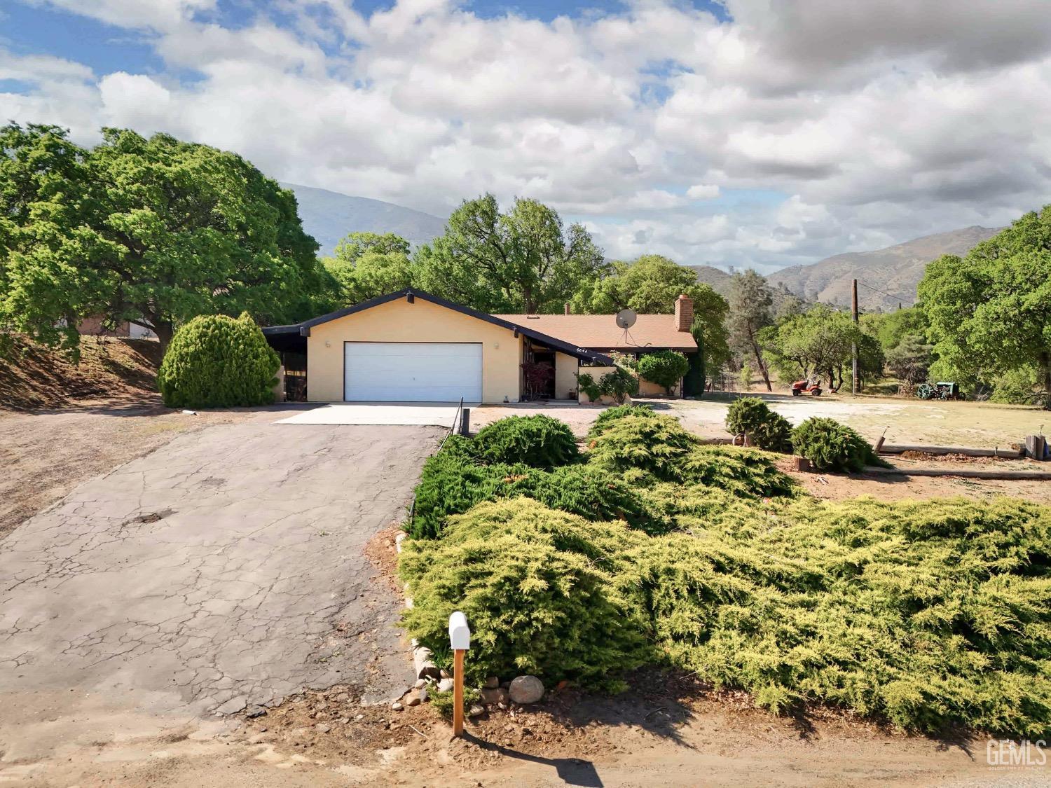 6644 Tony Ct, Lake Isabella, CA 93240 front exterior