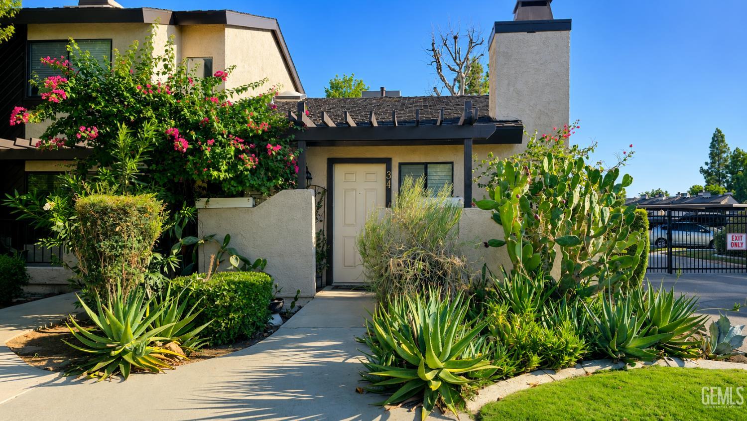 7800 Westfield Road Unit 34, Bakersfield, CA 93309 front exterior