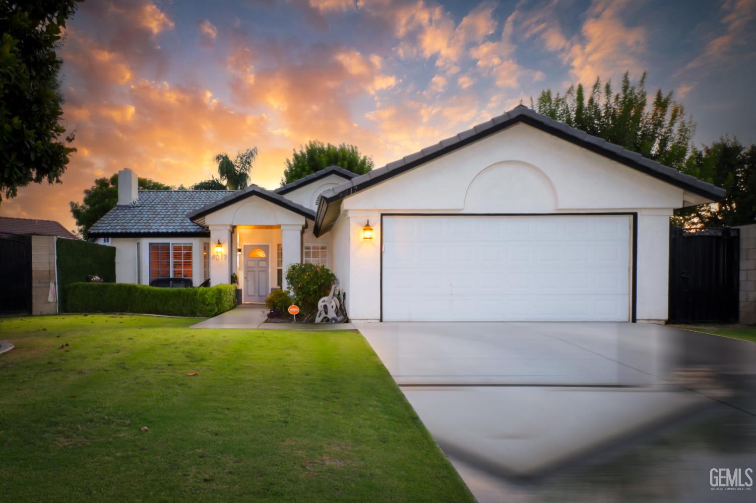 9017 Caymus Ct, Bakersfield, CA 93312 front exterior