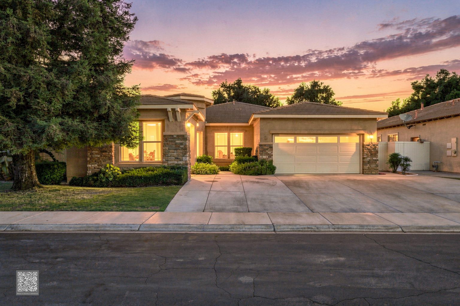 9208 Via Lugano, Bakersfield, CA 93312 front exterior