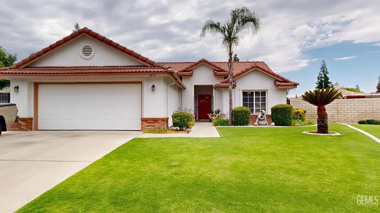 9815 Bourbon Rose Ct, Bakersfield, CA 93311 front exterior