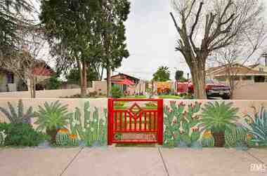 1402 Castaic Ave property photo 12 of 16