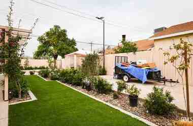 1402 Castaic Ave property photo 15 of 16