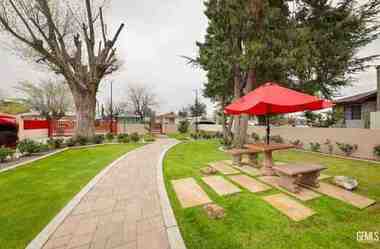 1402 Castaic Ave property photo 16 of 16